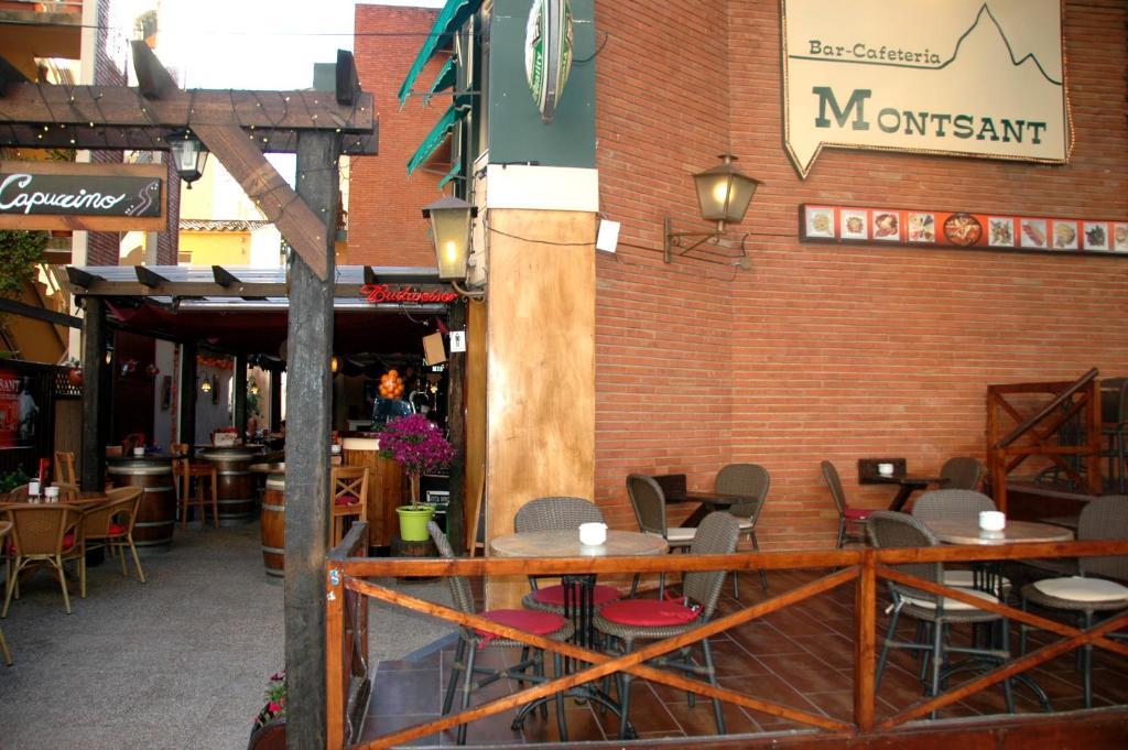 Hostal Montsant Σαλού Εξωτερικό φωτογραφία