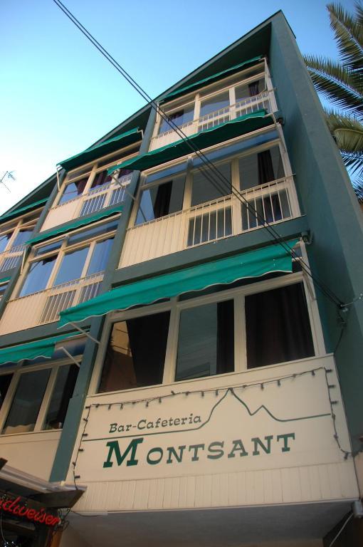 Hostal Montsant Σαλού Εξωτερικό φωτογραφία