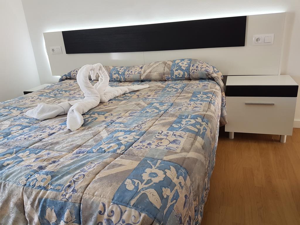 Hostal Montsant Σαλού Εξωτερικό φωτογραφία